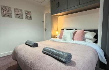 Modern 5 Bedroom Home in Solihull - Entire House - Garden - Contractors - Relocators - Family - NEC - BHX -Sleeps 9 - Foto 29