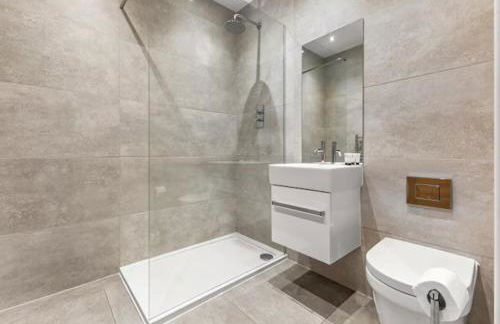 Luxury Apartment 7 mins Walk to Salford Central - Pass the Keys - Foto 6