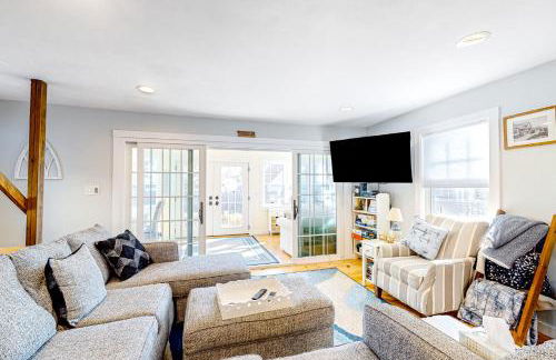 Seas the Day - Photo 1