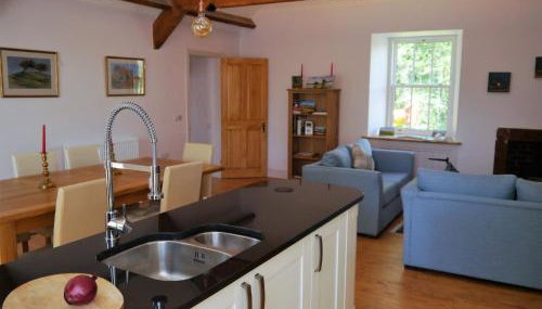 Rusko Stables - Foto 4