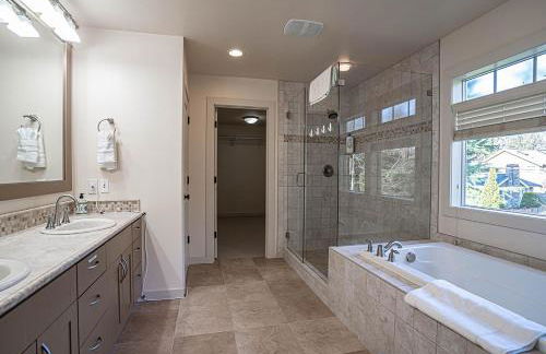 Kirkland's Expansive Custom-Built Family Haven Near Juanita - Foto 32