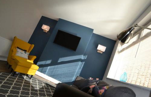 Charming 1 bed riverside apartment - Photo 9