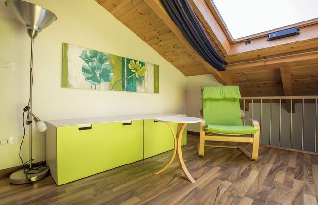 Blue Villa With Shared Pool and Private Garden Near Salò - Photo 11