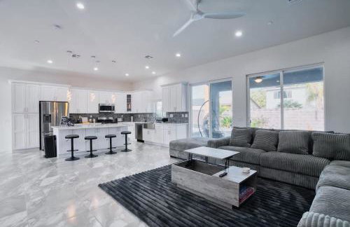 VEGAS OASIS CLOSE 2 STRIP! Private Hot tub & Heated Pool - Foto 11