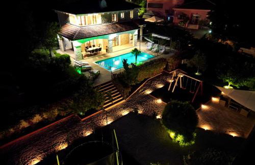 Villa Cecilia - 4 bedrooms, 4 bathrooms, heated inside pool, gym - Photo 6