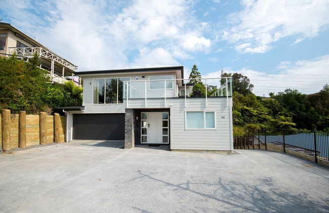 Brand New 5BR home with view of the sea - Photo 50