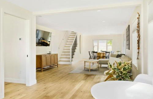 Spacious 4BR Beach Retreat, Steps to Pine Point - Foto 38