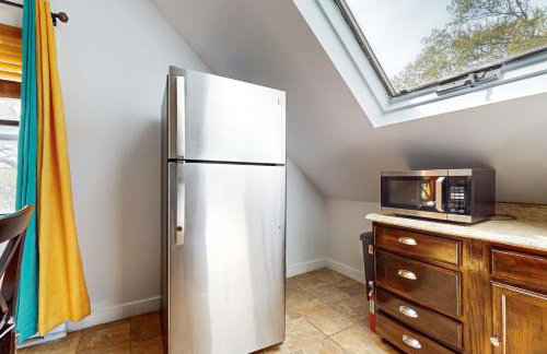 3 Mi to Franklin Park Zoo! Bright Residential Stay - Foto 15