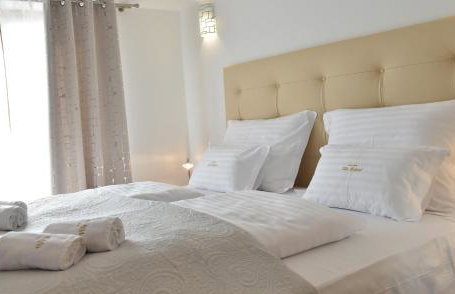 Villa Muskatel KRK -with heated covered pool - Photo 49