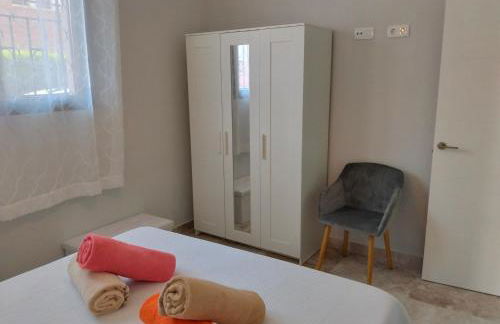 APARTAMENTO SOL - 2 apartamentos céntricos juntos cerca de la playa, ideales para grupos grandes - Foto 2