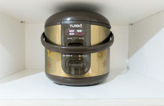 Studio Room Azalea Suites Apartment - Photo 11