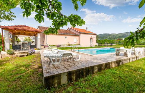 Three-Bedroom Holiday Home In Neoric - Photo 11