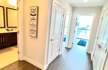 Skyline Retreat Penthouse, Top Floor, Year round Pool, City View! - Foto 44