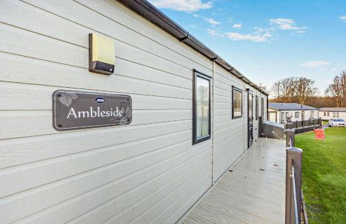 Binky Lodge Stylish Cosy 3-Bedroom Holiday Lodge Hoburne Naish Barton on Sea - Photo 20