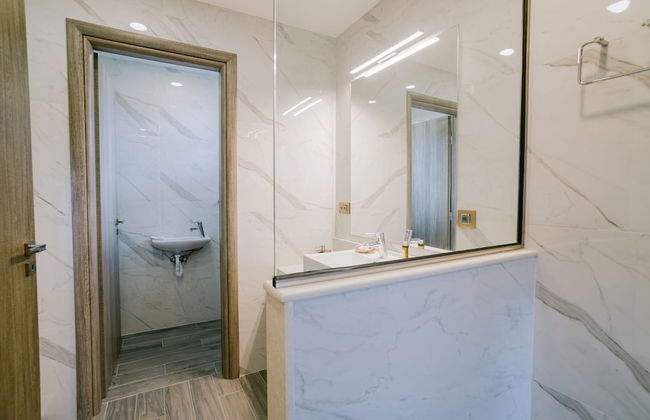 The Three Graces - Photo 37