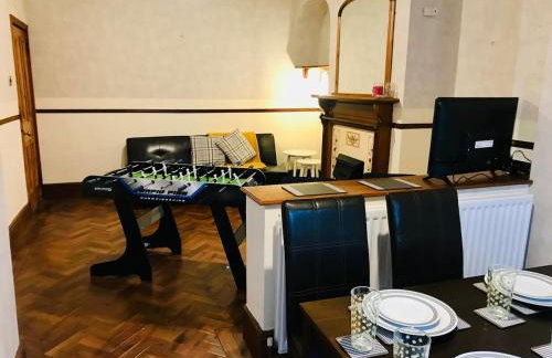 Castle Donington 5 Bed House 2 Baths Near EMA And Donington Park - Foto 1