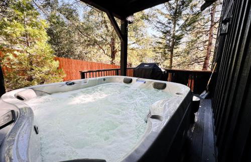 Haven at Cedar Haus Luxury 1BR Escape w Hot Tub EV Charger Gourmet Kitchen Fully Fenced Yard Dogs OK - Foto 43