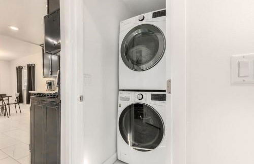 Your Downtown Home With California King Bed Unit A - Photo 36