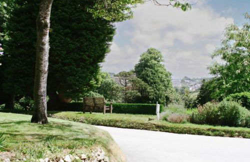 Epiphany House - Photo 18