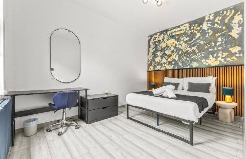 Modern City Centre Townhouse sleeps 10 & Parking - Foto 12