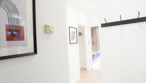 A beautiful Two Bedroom Flat with Garden & Parking - Foto 4