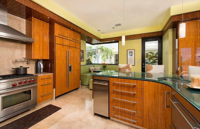 Exquisite Hilltop Villa with Luxurious Modern Design, Sweeping Ocean Views & Sparkling Infinity Pool - Foto 11