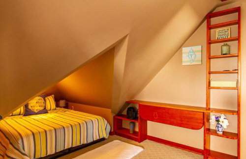 Bristol, RI The Ship of Dreams-Historical District - Foto 8