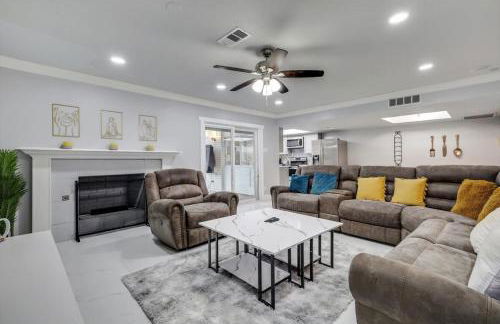 Luxurious 5BR 2BA Holiday Home with Pool, Grill, Sauna & Game Room - Foto 9