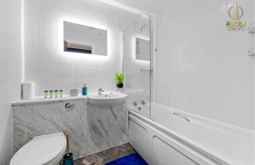 2 Bedroom Greek Street Apartment - Sleeps up to 6 - Foto 25