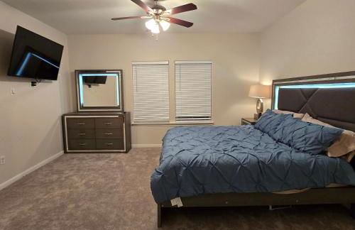 Modern Spacious Home Near the medical center, NRG, Downtown and UHD - Photo 15