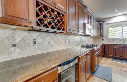 Yard, Home Gym, and Game Room Spacious Aurora Home - Foto 14