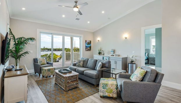 Springtide House by Brightwild Waterfront Pool - Foto 3, Habitación