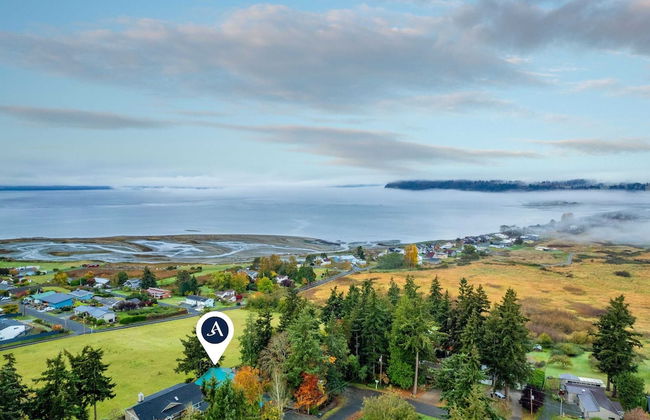 Windswept by Avantstay Water Views, Covered Deck, Walk to the Beach - Photo 5