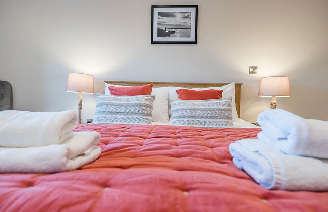 2 Deben Wharf in Woodbridge Hosted by Air Manage Suffolk - Photo 6