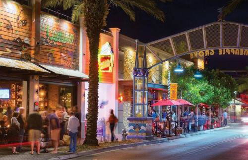 Waterfront Oasis w/ Pool Minutes to Downtown! - Foto 11