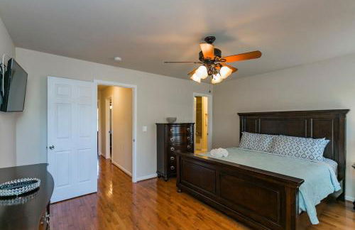 Huge Home For Groups Near Downtown - Foto 11