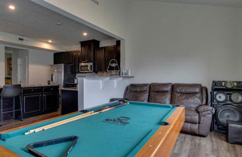 Spacious Home with Fireplace - Near Golf! - Foto 16