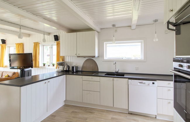 "Lillebror" - 200m from the sea - Foto 7