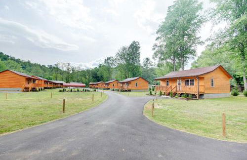 Private Hot Tub Tuckasegee River Couples Escape - Foto 24