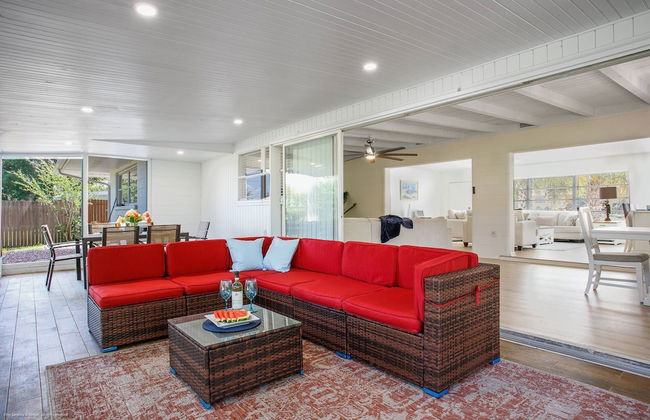 Gorgeous Grove Contemporary Family Home - Foto 24