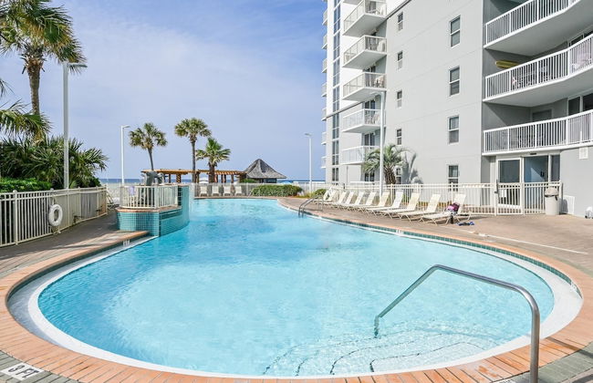 Pelican Beach Resort 2006 - Photo 1