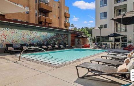 Modern 2BR at the Huxley Prime West Hollywood Location - Foto 10