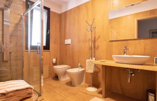 Intera villa ad uso esclusivo con 2 bagni 4 camere da letto,garage,giardino,area fitness,lavatrice,wifi - Foto 17