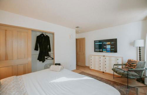 Buffalo Escape-Private Hot Tub in serene Corrales-Mountain View-Pet Friendly-No Pet Fee! - Foto 68