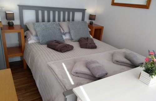 Cleeves Cabins, Ailsa Luxury Lodge With hot tub - Photo 9