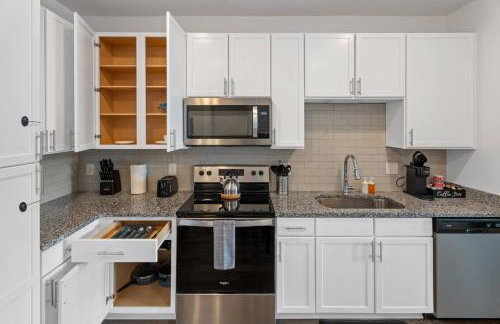 Cozy 1 BR Apt |King Bed| Pool |Gym| Close 2 Beach. - Foto 6