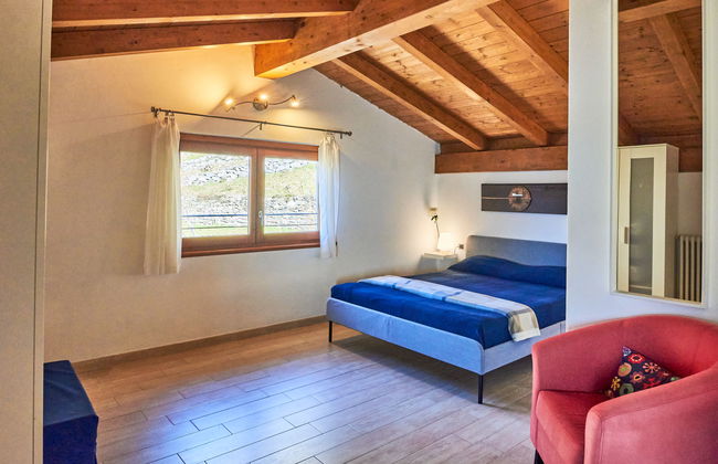 2 bedroom Apartment in Bellano with garden - Photo 12