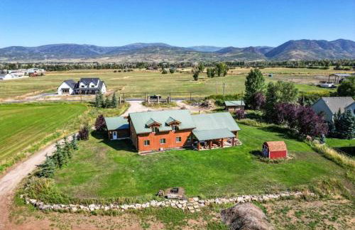 Splendor Valley Farms Huge Log Cabin with King Bed Bunk Beds and Game Room - Photo 4