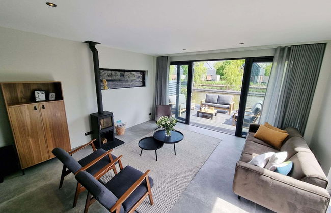 Luxurious Detached Water Villa With Jetty - Foto 1