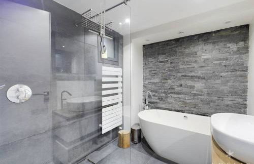 Superbe Duplex Savoyard pour 13 pers. avec Cheminée et Balcons, à 300m des Pistes - FR-1-398-616 - Foto 9